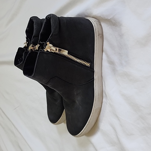 Kenneth Cole Booties - Picture 2 of 5